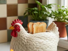 Chicken Shaped Toaster for Rustic and Country-Style Kitchens Chicken Shaped Toaster