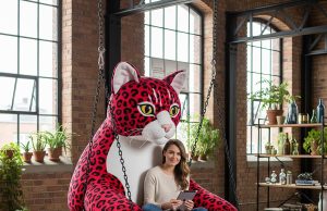 Giant Cat Swings for the Ultimate Feline-Lover’s Lounge Giant Cat Swing